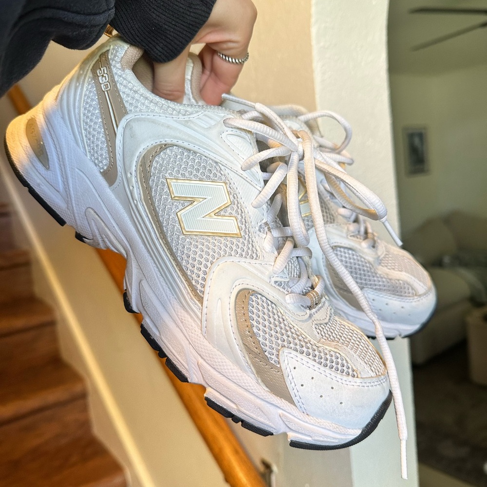 530 New Balance women’s sneakers